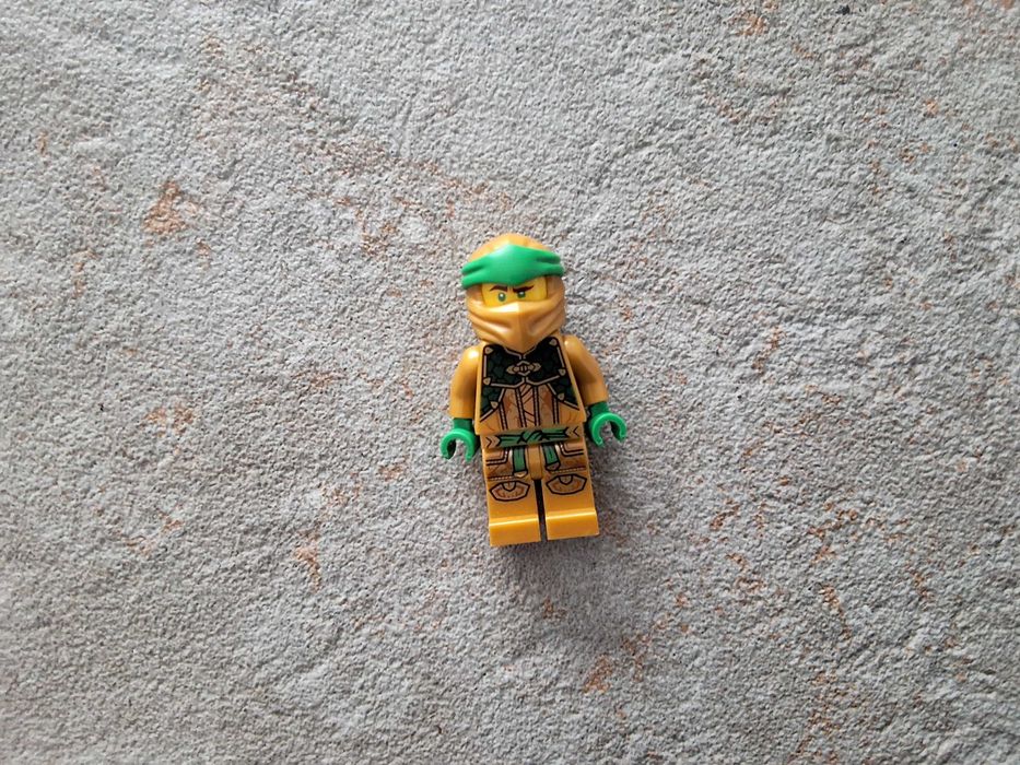 Lego ninjago figurka loldly złoty
