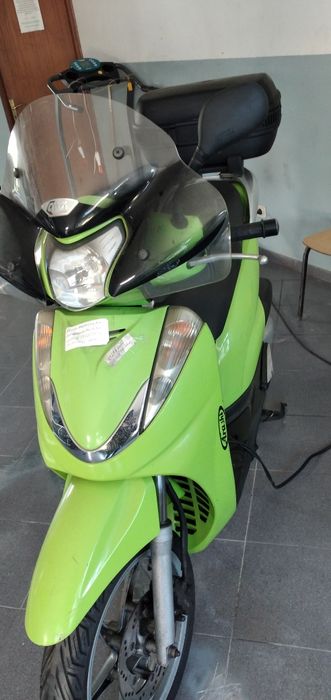Honda SH 300cc Scooter já RESERVADA Boa mecânica topkaise incluída Distrito do Porto.