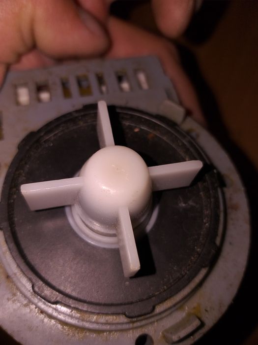 Двигатель слива воды на стиральные машинки Indesit б.у.