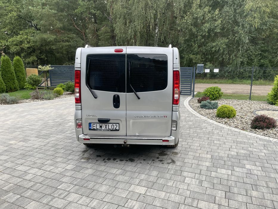 Opel vivaro 2.5 6 osobowy
