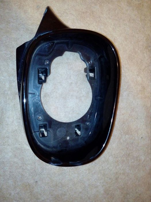 Корпуса зеркал на БМВ Е82 с дефектами