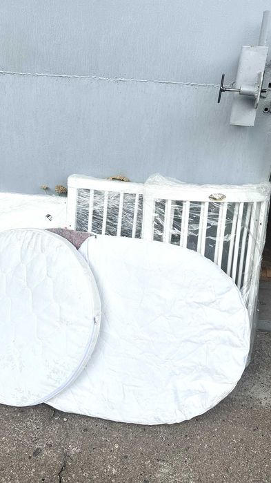 Дитяче ліжечко овальне трансформер