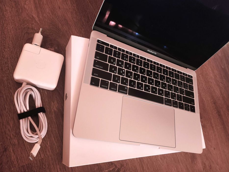 MacBook Pro 13 Space Gray / 8GB / 256GB SSD / Повний комплект