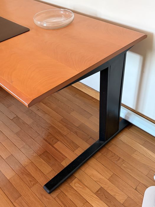 Mesa de Escritório 160x80 em madeira e ferro - robusta e ótimo estado