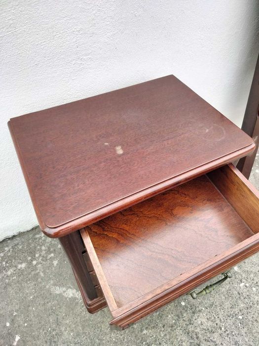 Cama de Solteiro + Colchão + Mesa de Cabeceira