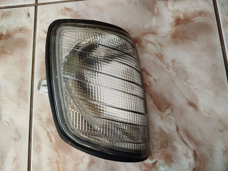Migacz kierunkowskaz przedni prawy  W124/E-KLASSE(SDN/COUPE/CABRIO/KOMBI) 12.84-06.96