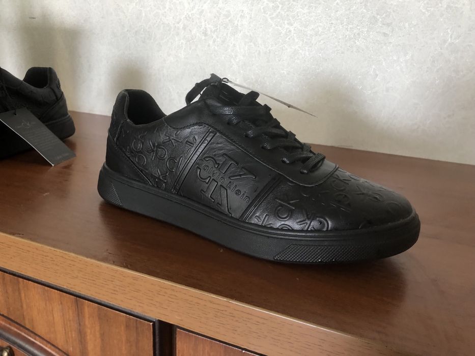 Продам кросовки