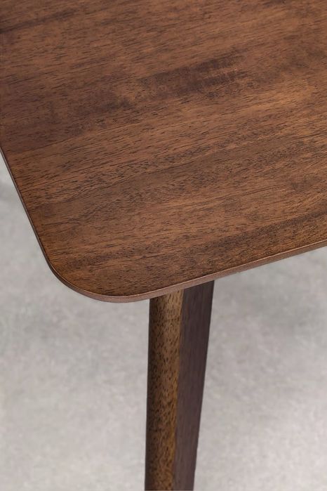 Mesa de jantar retangular de madeira