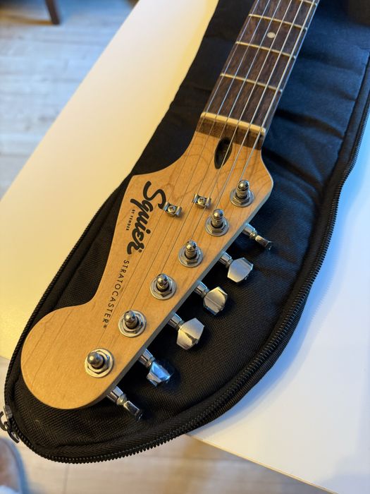 Fender Squire Squier Bullet Strat HSS BSB
