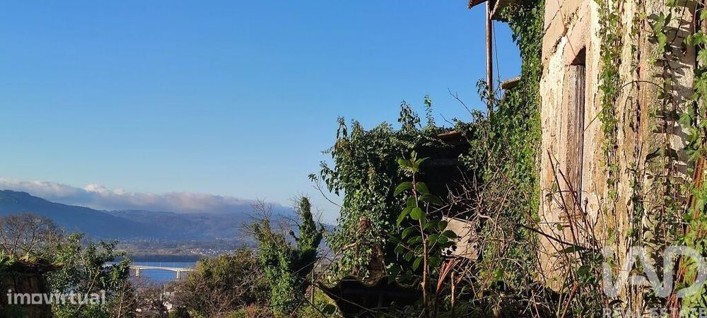 Moradia geminada T3 em Loivo de 160 m2