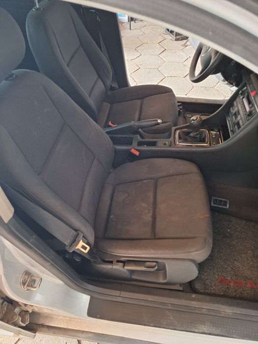 Fotele komplet  Audi A4 B6 1.9 TDi sedan