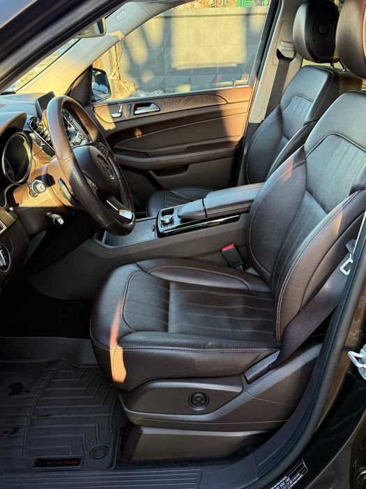 продам власний офіційний автомобіль !!!