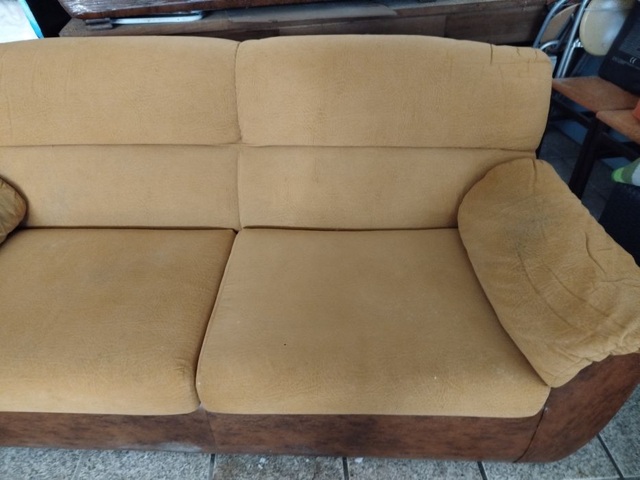 2 Sofás de três lugares