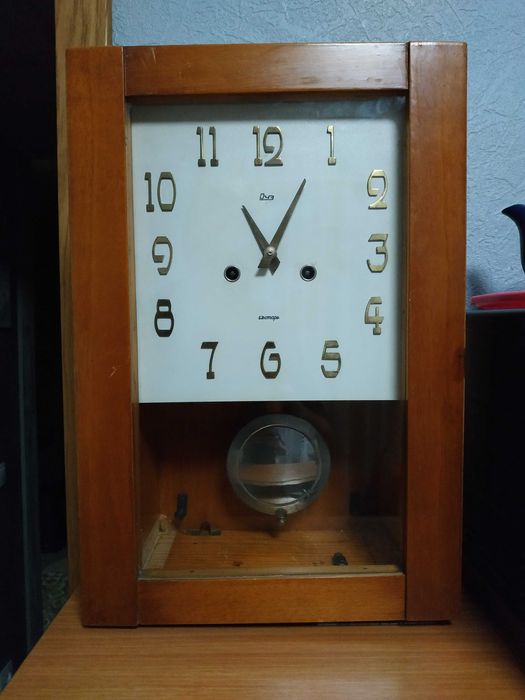 Старинные часы ... Еще идут!