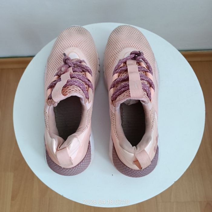 Buty sportowe damskie rozmiar 38 marki  Under Armour