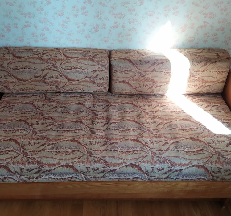 Терміново! Продам одномісне ліжко-диван «Малютка».