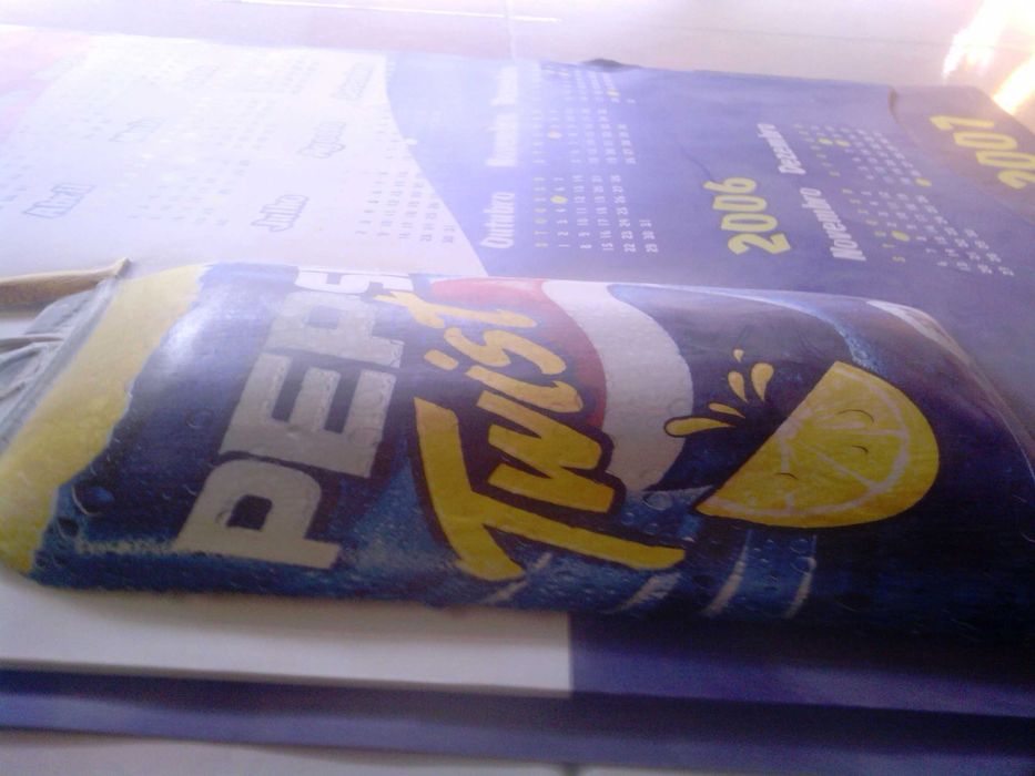 Calendários: Mobil oil de 1968 & Pepsi Twist de 2007