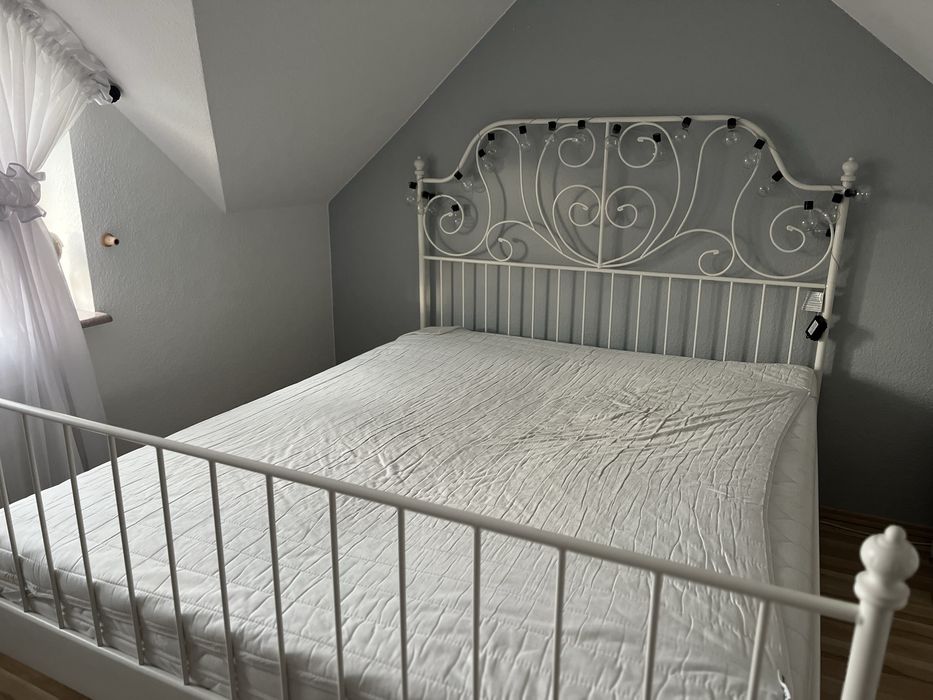 Łóżko i 2x szafki nocne