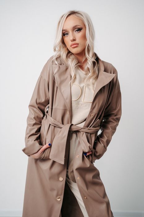 Płaszcz damski trencz ekoskóra cappuccino pasek elegancki M/38