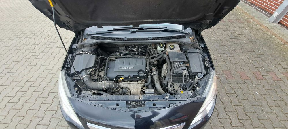 Opel Astra J 2011 rok 1.4 140 KM Hak