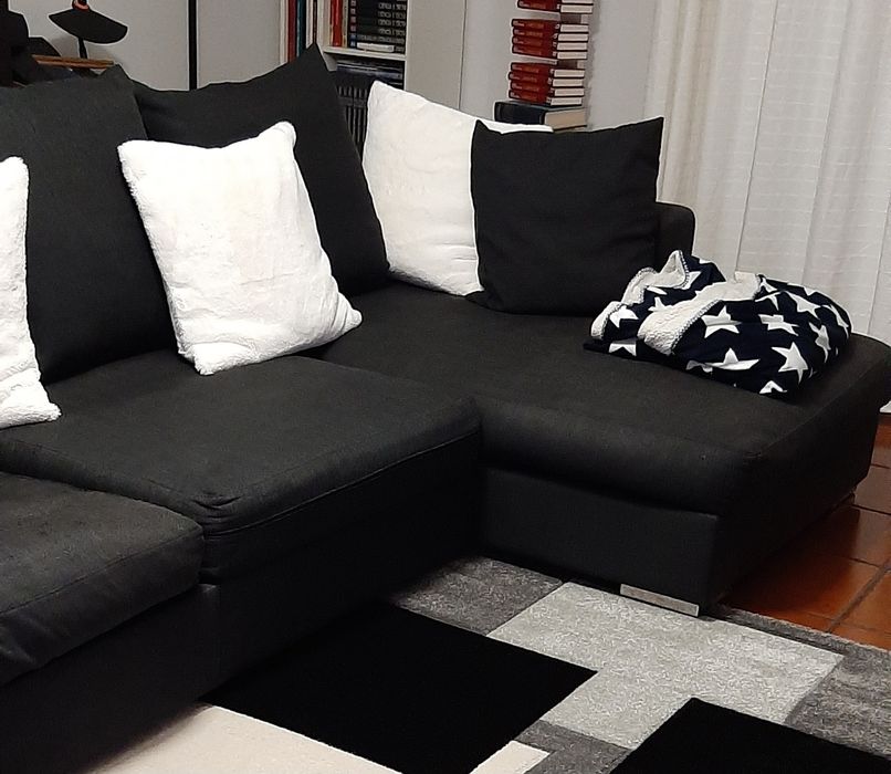 Sofá com chaise longue