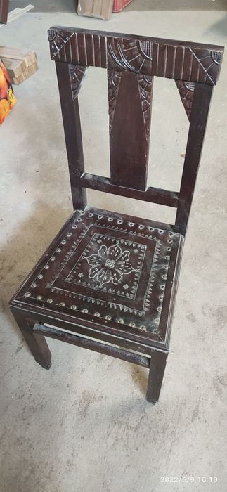 Cadeiras - 4 idênticas