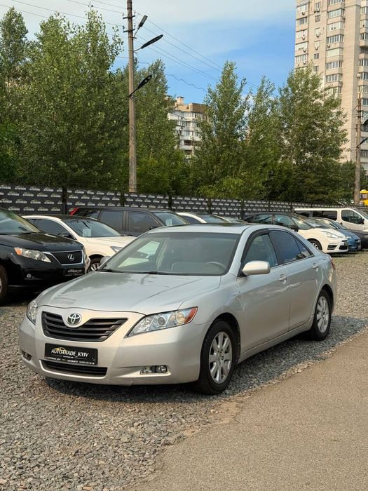 Toyota Camry Hybrid