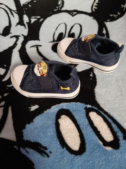 Sprzedam buciki dla chłopca rozmiar 21