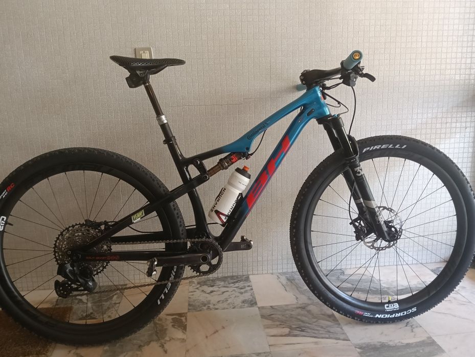Bicicleta em carbono bh lynx