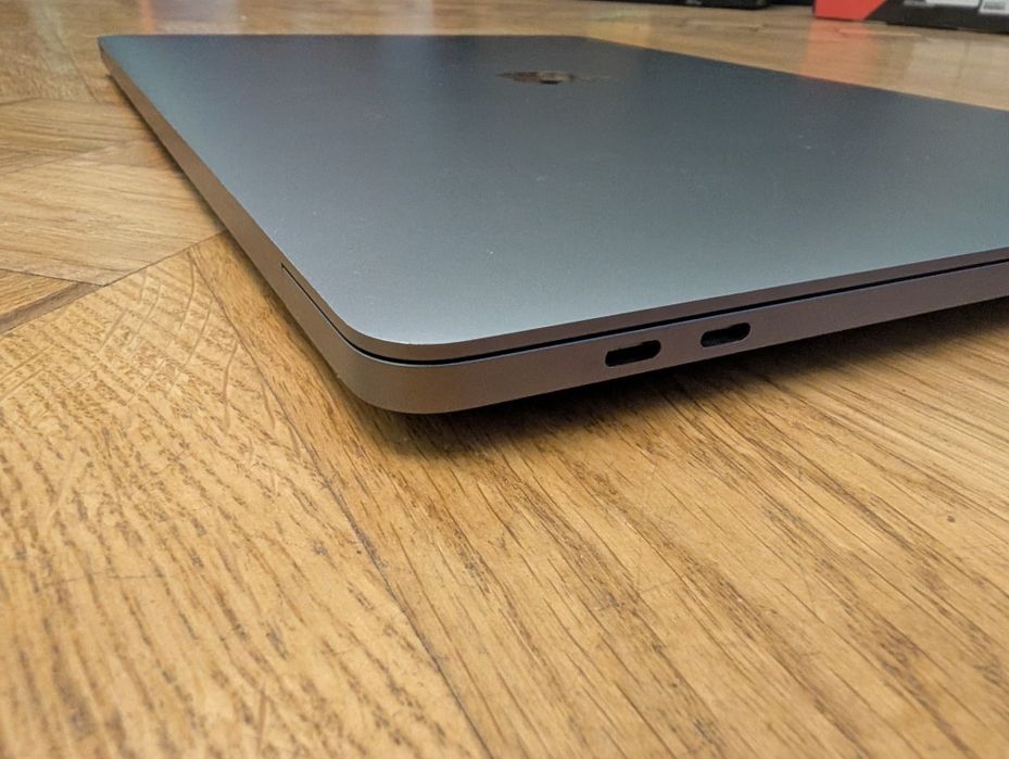 MacBook Pro  2019 (а2141), 16" і9, 16/1  ТБ, 5500м, 93 цикли.