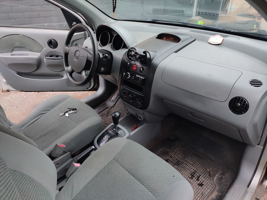 Разборка запчасти на Шевроле Авео т 200 Chevrolet Aveo на автомате.