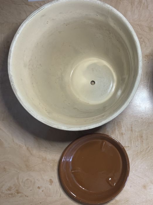 Керамічний горщик для квітів