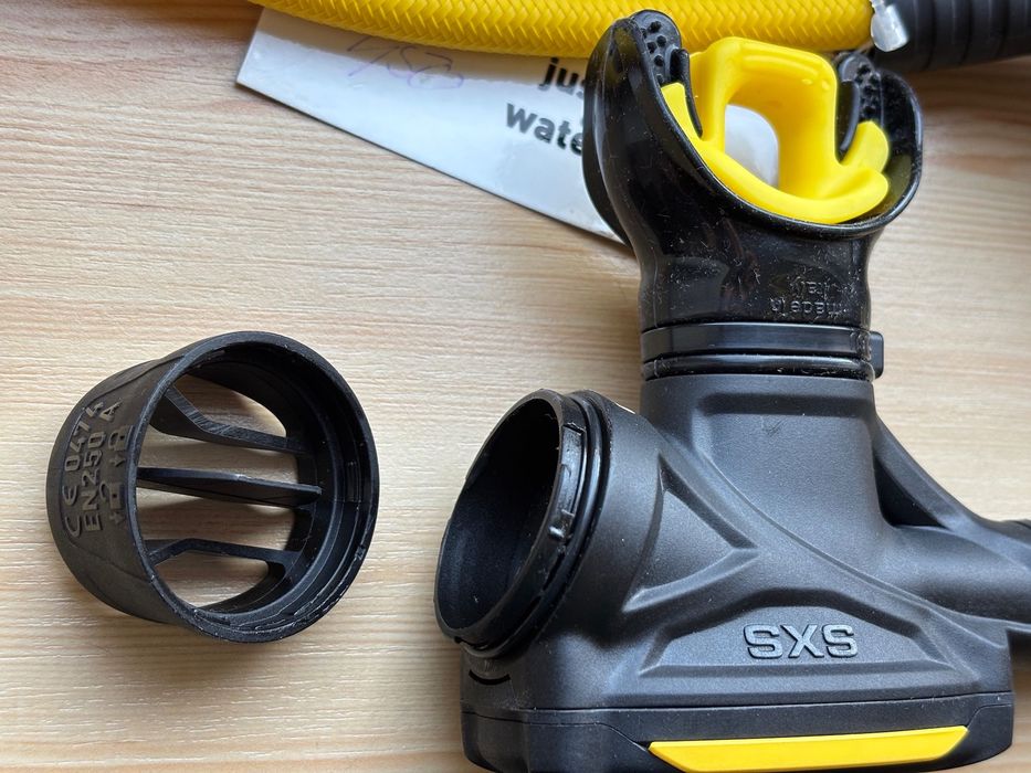 Automat oddechowy Octopus SXS Maresa podawany z prawej i lewej strony