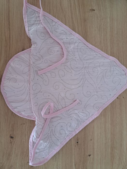 Chusteczka wiązana z daszkiem