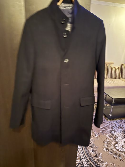 Класичне чоловіче пальто