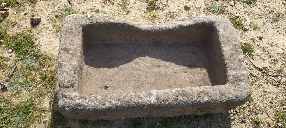 Pias de pedra antigas