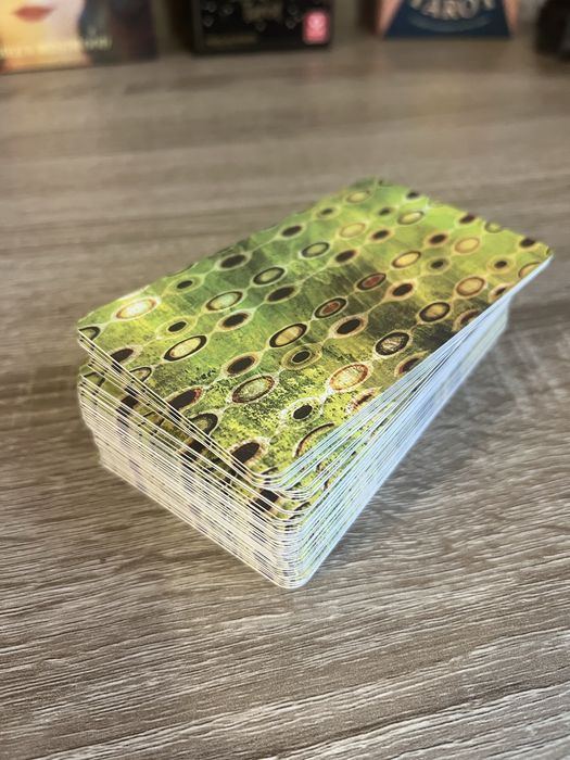 Розпродаж колод таро