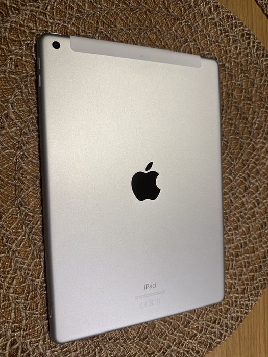 iPad 8 gen. 10.2" | 128GB | Wi-Fi + Cellular (SIM)