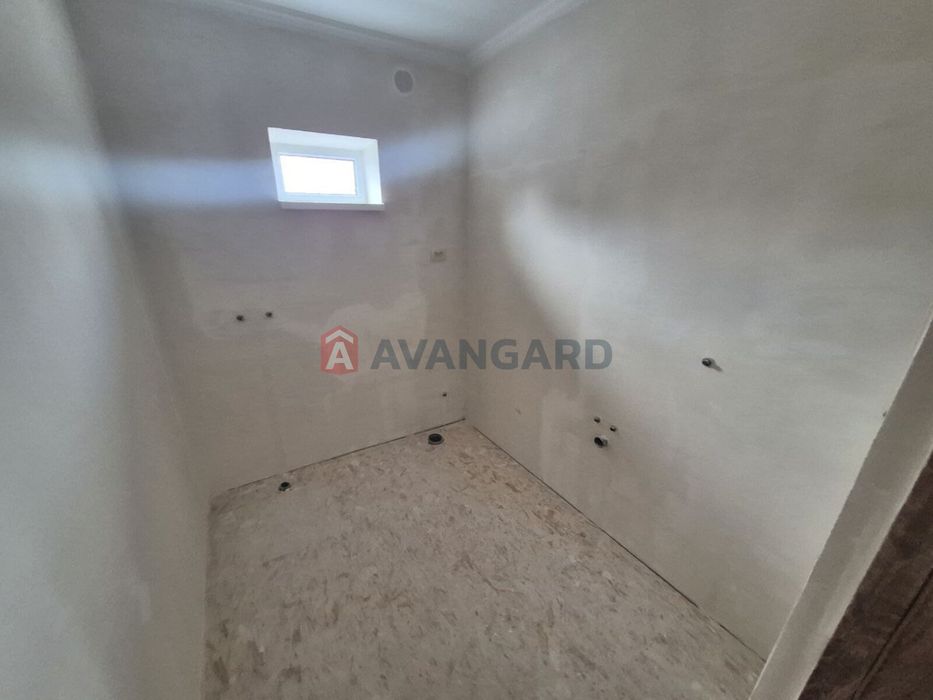 Продаж 2-поверхового будинку з ремонтом