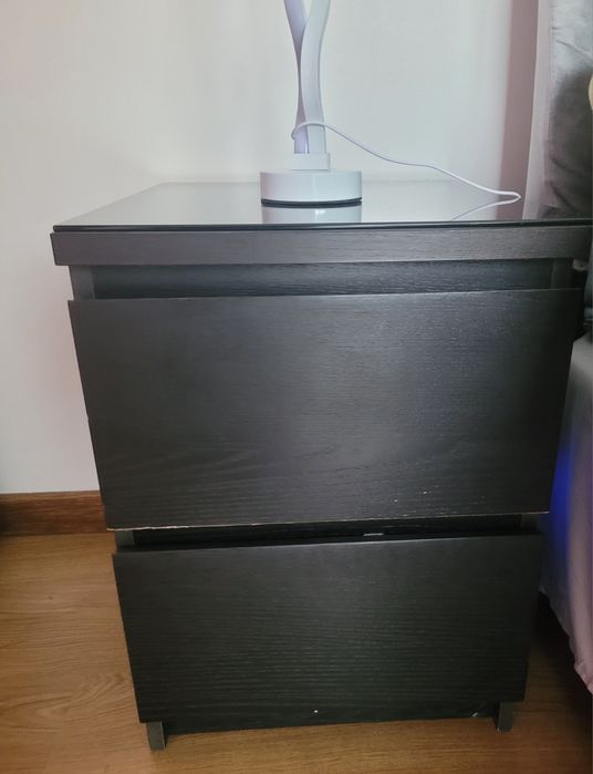 Comoda e mesas de cabeceira ikea