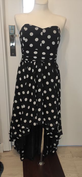 Czarna w kropki sukienka asymetryczna Swing