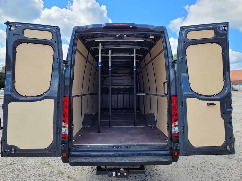 Zabudowa busa, zabudowy busów z tworzywa i sklejki Iveco Daily