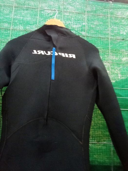 Fato de surf preto rip curl