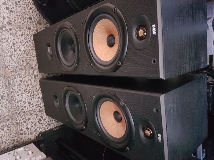 Colunas inglesas B&W 603