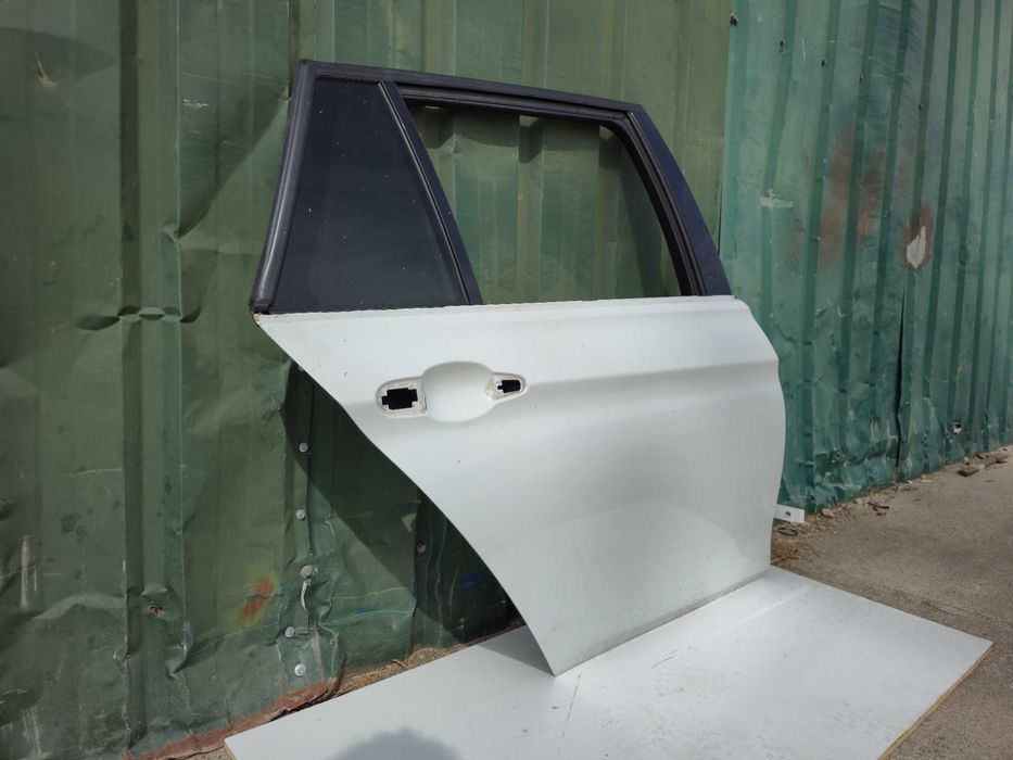 Porta traseira trás direita BMW Serie 3 F31 Carrinha (2012 a 2019)