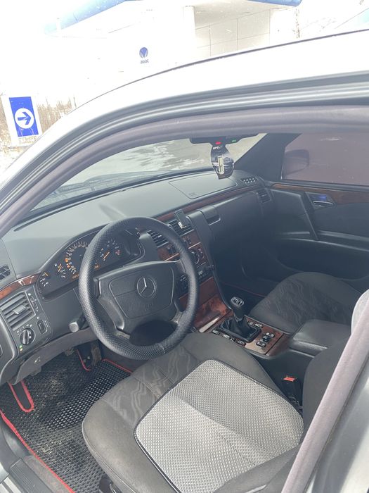 Mersedes 210 е280 бензин