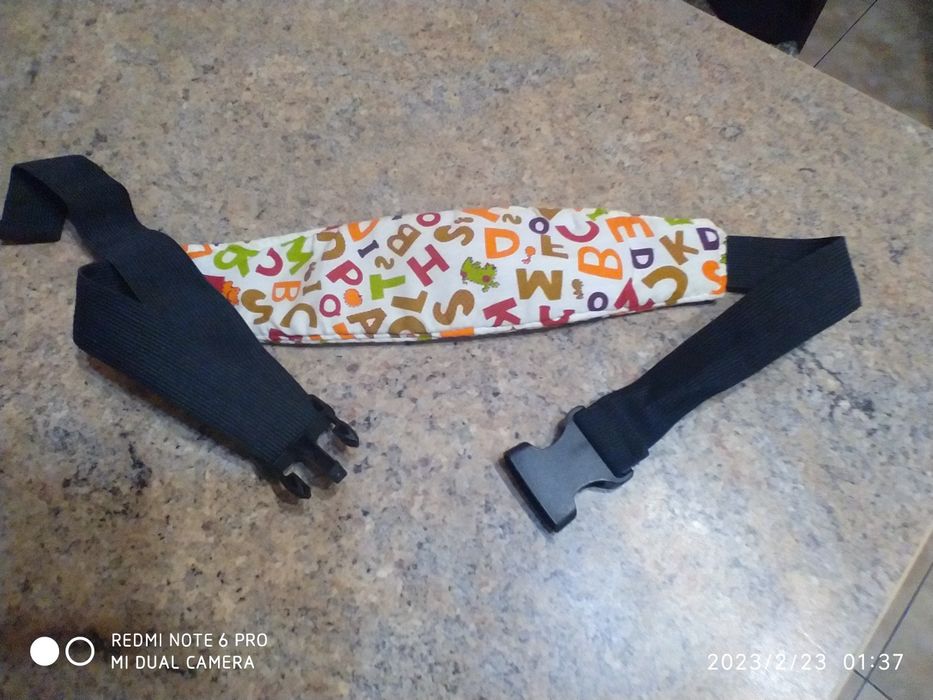 Держатель головы для автокресла.