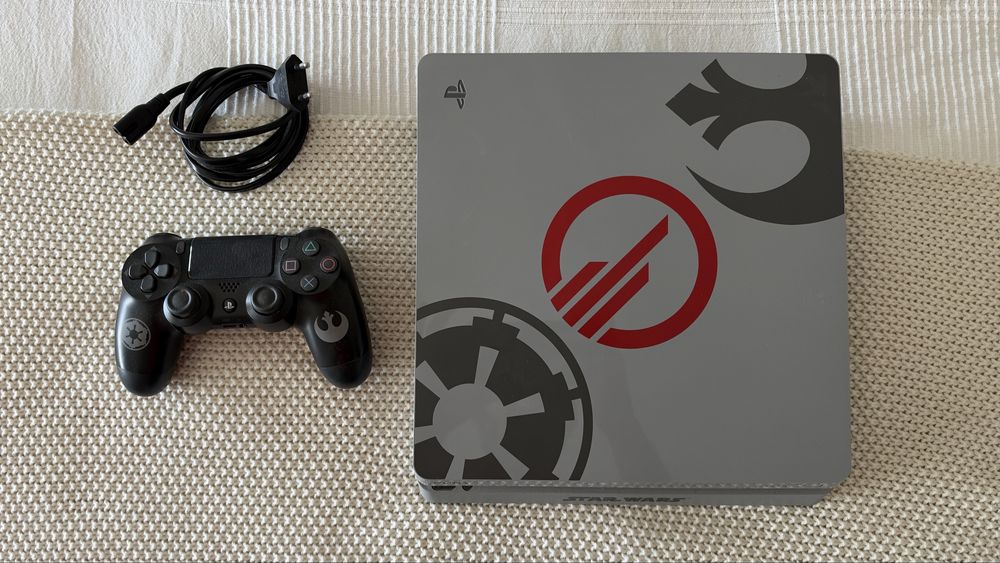 Playstation 4 Star Wars edition + comando