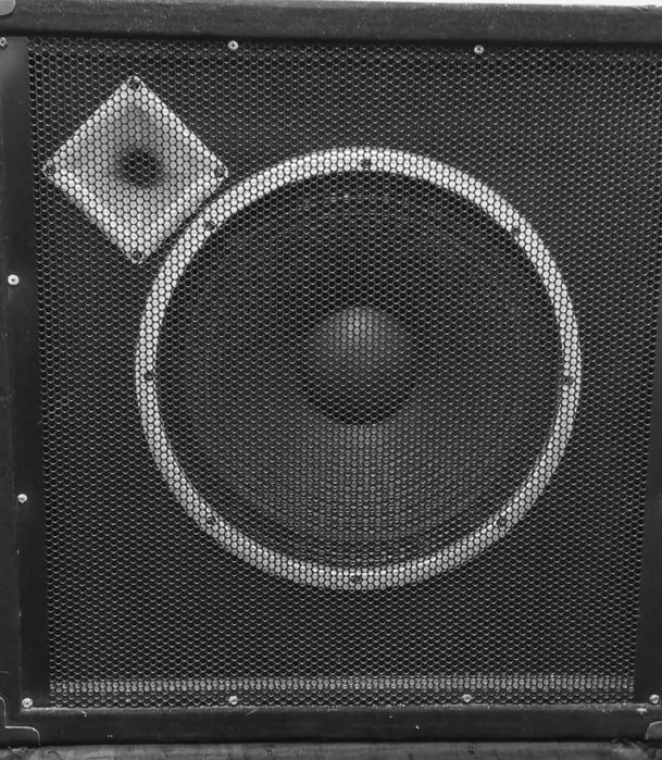 Kolumna basowa HARTKE VX115 300W z pokrowcem