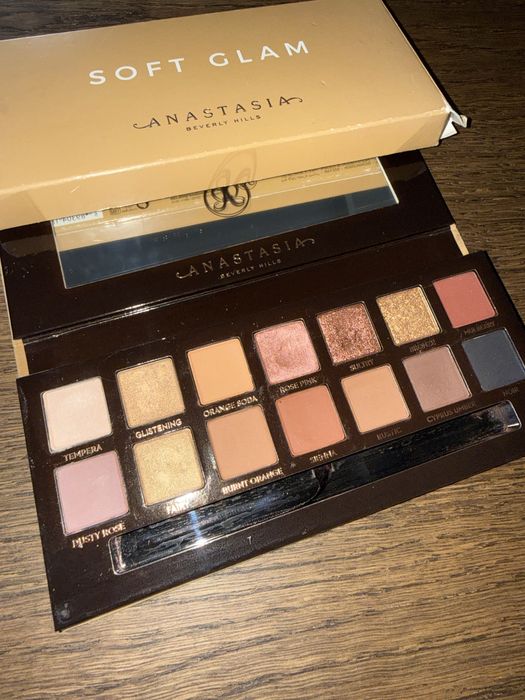 Anastasia Beverly Hills Soft Glam Paleta Cieni